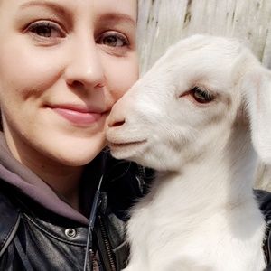 Meet your Posher, Brittney